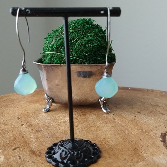 Aqua blue Chalcedony 925 Sterling Silver earrings - Picture 4 of 5